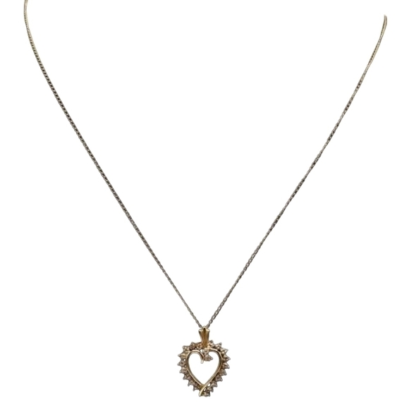 10kt Solid Yellow Gold Diamond Accent Heart Pendant with 10kt YG Chain 1.78g - Picture 9 of 15